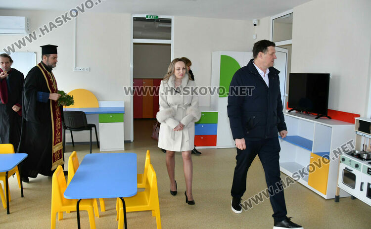 Откриха обновената и модернизирана детска градина &bdquo;Славейче&ldquo; в Хасково