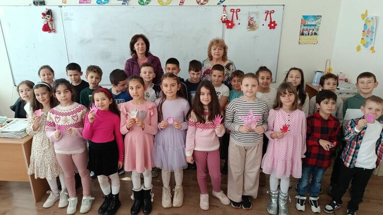 Ден на розовата фланелка &ndash; световен ден за борба с тормоза в училище