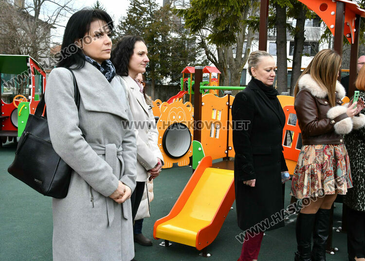 Откриха обновената и модернизирана детска градина &bdquo;Славейче&ldquo; в Хасково