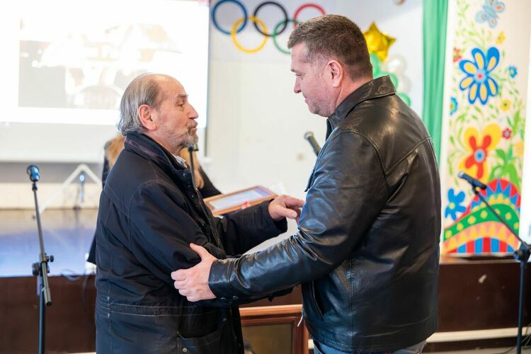 Зала, посветена на двукратния олимпийски шампион по борба Боян Радев бе открита в XIII ОУ &bdquo;Св.Св. Кирил и Методий&ldquo;