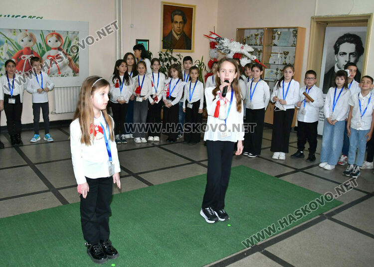 Класика, традиции и емоция в отбелязването на Баба Марта в ОУ &bdquo;Христо Смирненски&ldquo;