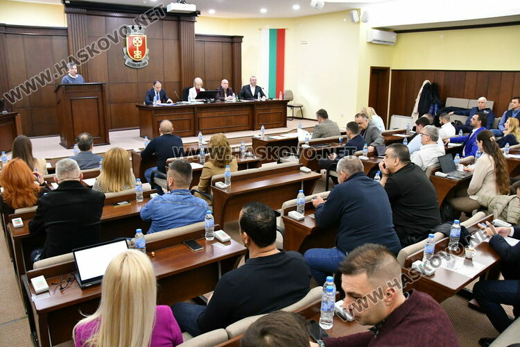 Приеха Програмата за овладяване на безстопанствените кучета, искат закриване на Кастрационния център 