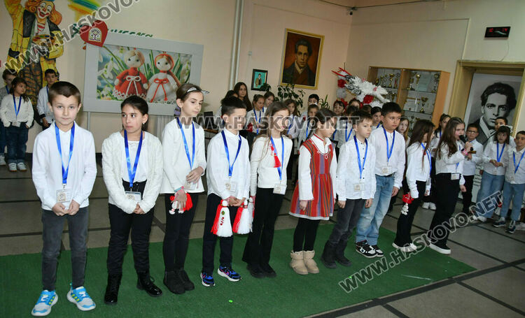 Класика, традиции и емоция в отбелязването на Баба Марта в ОУ &bdquo;Христо Смирненски&ldquo;