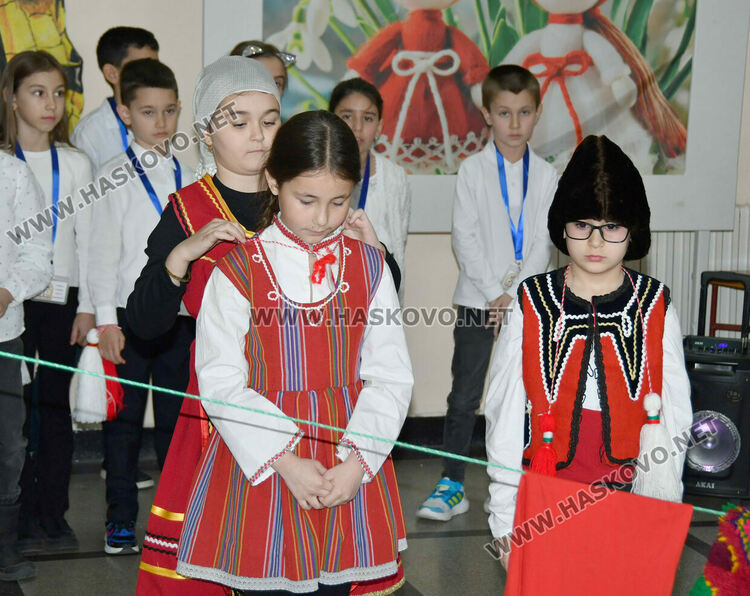 Класика, традиции и емоция в отбелязването на Баба Марта в ОУ &bdquo;Христо Смирненски&ldquo;