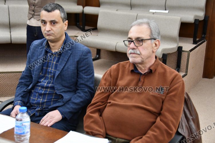 Приеха Програмата за овладяване на безстопанствените кучета, искат закриване на Кастрационния център 