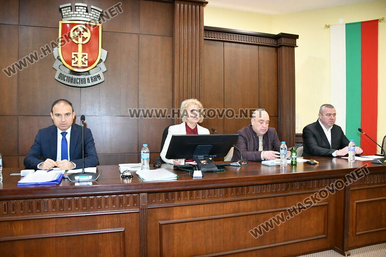 Приеха Програмата за овладяване на безстопанствените кучета, искат закриване на Кастрационния център 