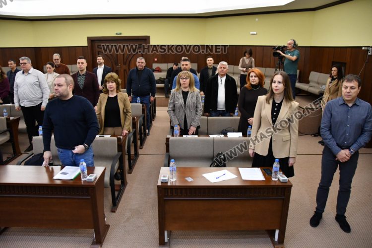 Приеха Програмата за овладяване на безстопанствените кучета, искат закриване на Кастрационния център 