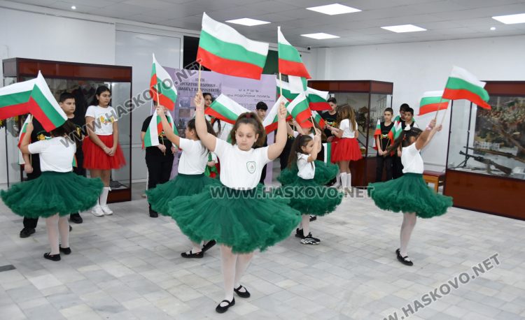 Ученици от Конуш с патриотичен спектакъл за 3 март в хасковския музей