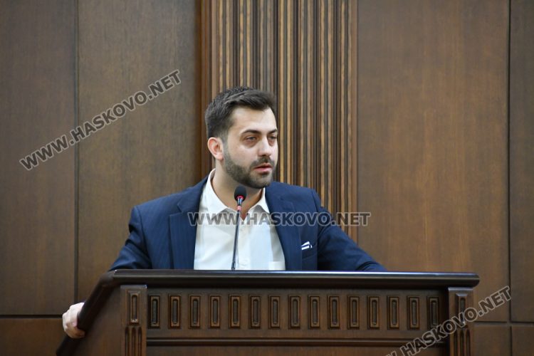 Приеха Програмата за овладяване на безстопанствените кучета, искат закриване на Кастрационния център 