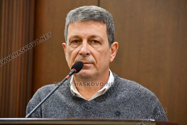 Приеха Програмата за овладяване на безстопанствените кучета, искат закриване на Кастрационния център 