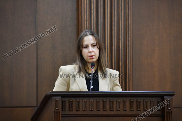 Приеха Програмата за овладяване на безстопанствените кучета, искат закриване на Кастрационния център 