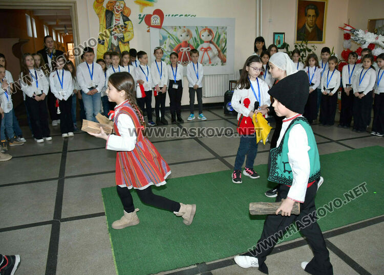 Класика, традиции и емоция в отбелязването на Баба Марта в ОУ &bdquo;Христо Смирненски&ldquo;