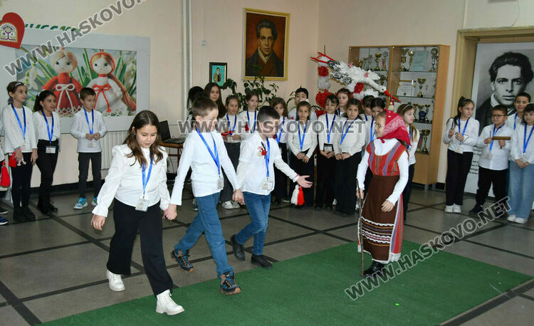 Класика, традиции и емоция в отбелязването на Баба Марта в ОУ &bdquo;Христо Смирненски&ldquo;