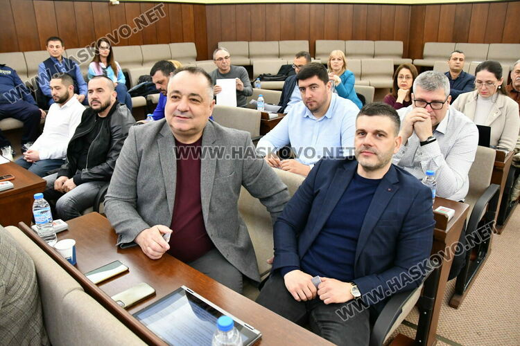 Приеха Програмата за овладяване на безстопанствените кучета, искат закриване на Кастрационния център 