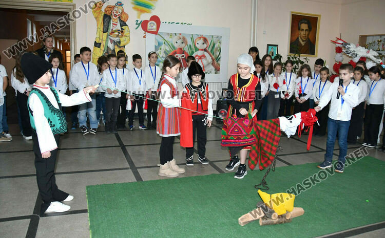 Класика, традиции и емоция в отбелязването на Баба Марта в ОУ &bdquo;Христо Смирненски&ldquo;