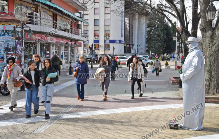 Предимно слънчево време в петък