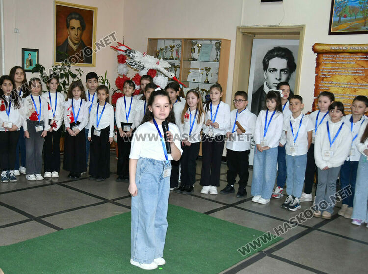 Класика, традиции и емоция в отбелязването на Баба Марта в ОУ &bdquo;Христо Смирненски&ldquo;