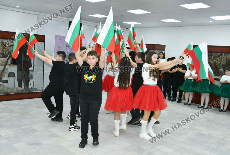 Ученици от Конуш с патриотичен спектакъл за 3 март в хасковския музей