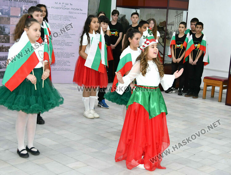 Ученици от Конуш с патриотичен спектакъл за 3 март в хасковския музей