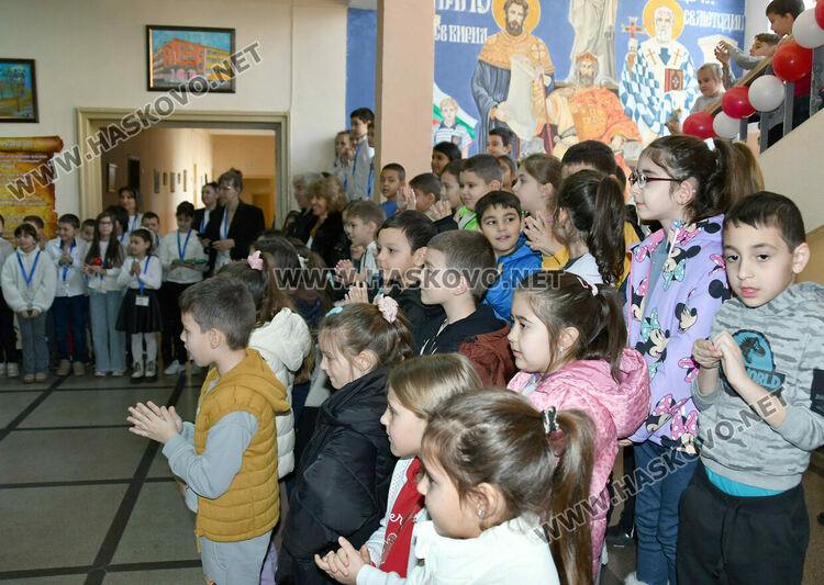 Класика, традиции и емоция в отбелязването на Баба Марта в ОУ &bdquo;Христо Смирненски&ldquo;