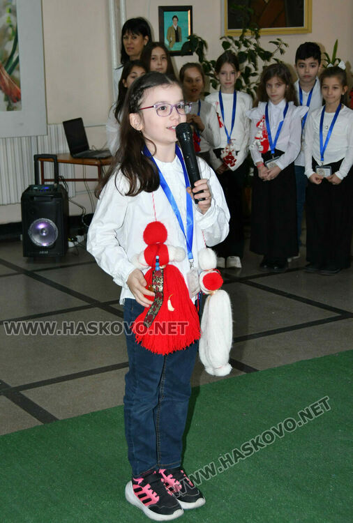 Класика, традиции и емоция в отбелязването на Баба Марта в ОУ &bdquo;Христо Смирненски&ldquo;