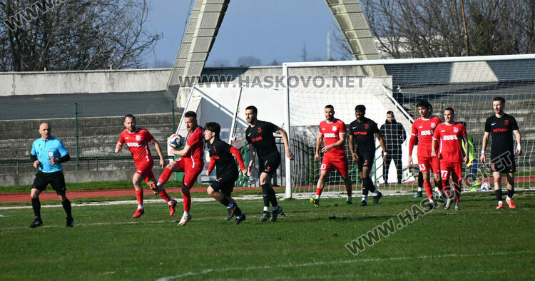 &bdquo;Атлетик&ldquo; си тръгна с пълна кошница от Хасково. Спукана гума забави мача