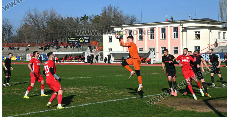&bdquo;Атлетик&ldquo; си тръгна с пълна кошница от Хасково. Спукана гума забави мача