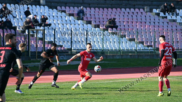 &bdquo;Атлетик&ldquo; си тръгна с пълна кошница от Хасково. Спукана гума забави мача