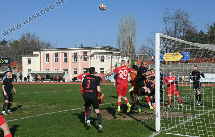 &bdquo;Атлетик&ldquo; си тръгна с пълна кошница от Хасково. Спукана гума забави мача