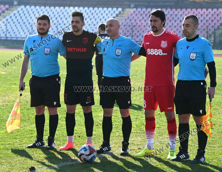 &bdquo;Атлетик&ldquo; си тръгна с пълна кошница от Хасково. Спукана гума забави мача