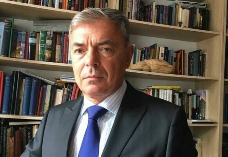 Шефът на МОН: С училище Космос трябва да се пипа внимателно. Международно признато е