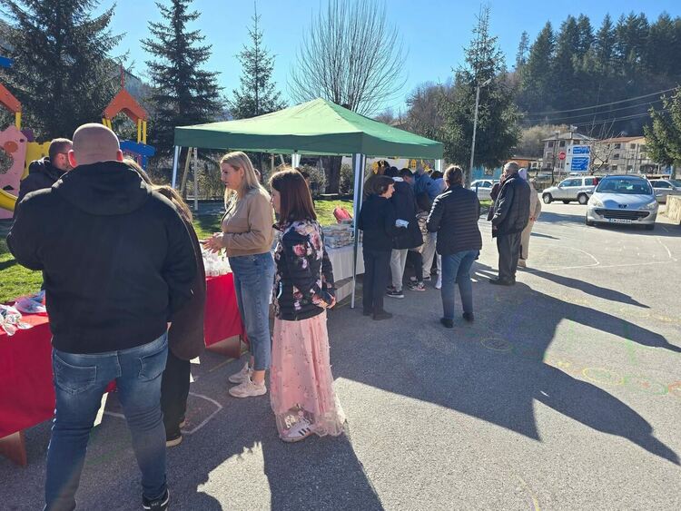 Благотворителен базар в Елховец събра 2250 евро в подкрепа на местната джамия