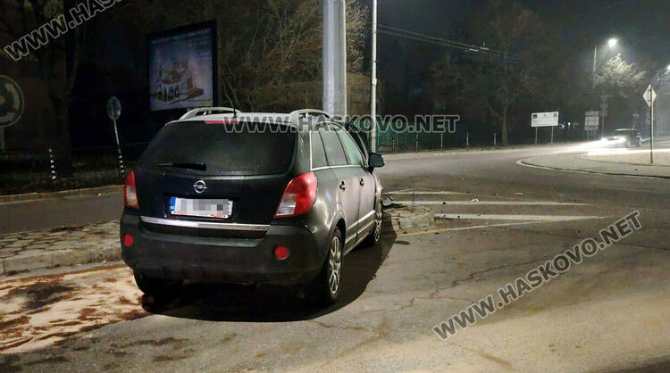 Пиян шофьор се заби в стълб в Хасково