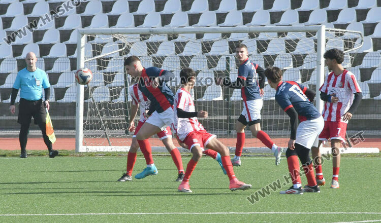 Отлично първо полувреме стигна на ОФК &bdquo;Хасково II&ldquo; срещу градски съперник 