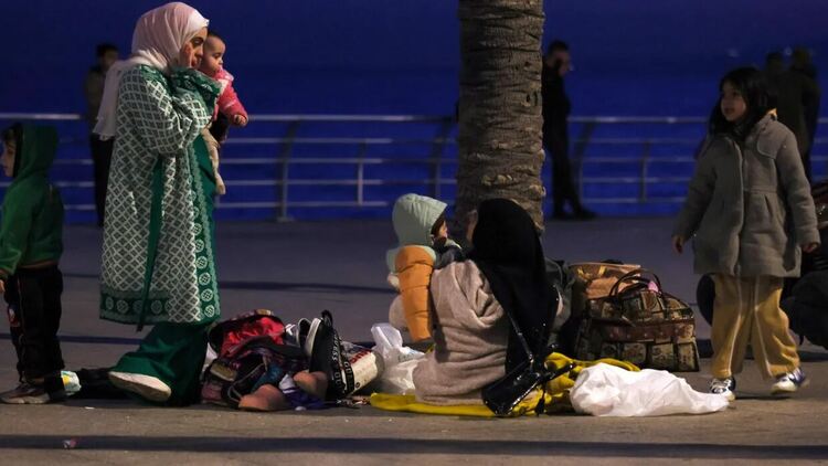 Войната се прехвърля в Ливан, Израел удари Бейрут и издаде заповед за евакуация