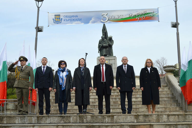 Областният управител почете паметта на героите на Трети март