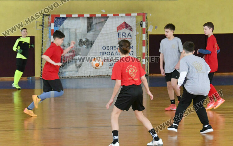 Отборът на ОУ &ldquo;Св. Иван Рилски&rdquo; спечели традиционния ученически турнир, организиран от Ротари клуб Хасково