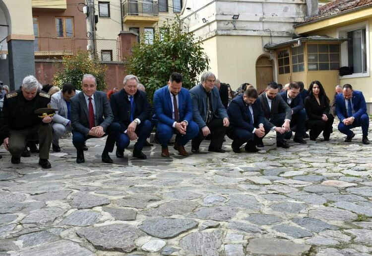 Асеновград отбеляза тържествено Националния празник на България 