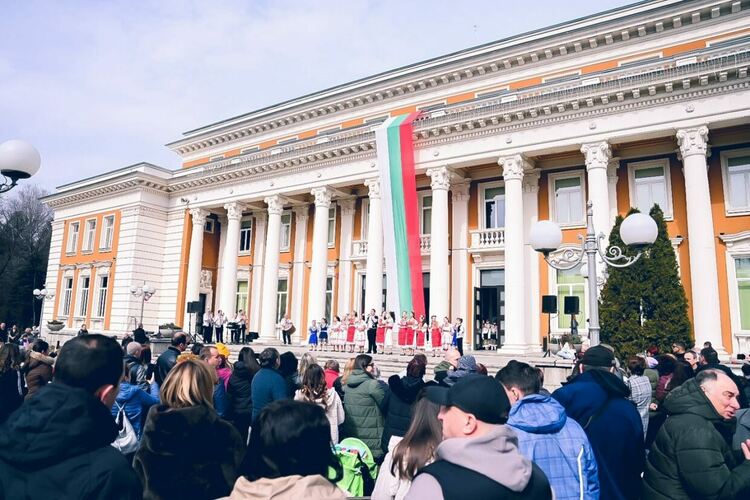 С тържествено честване Перник отбеляза националния празник на Република България - Трети март