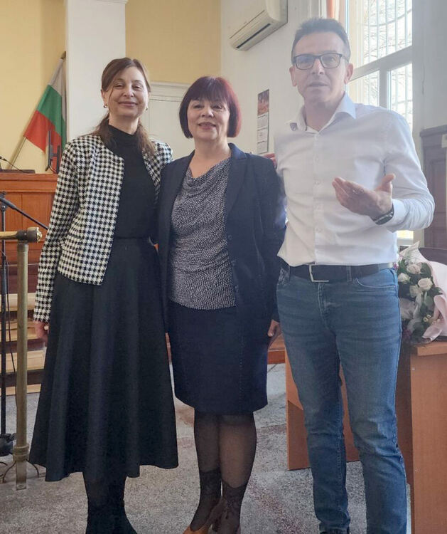 Връчиха почетен знак на съдия Минка Китова за пенсионирането ѝ