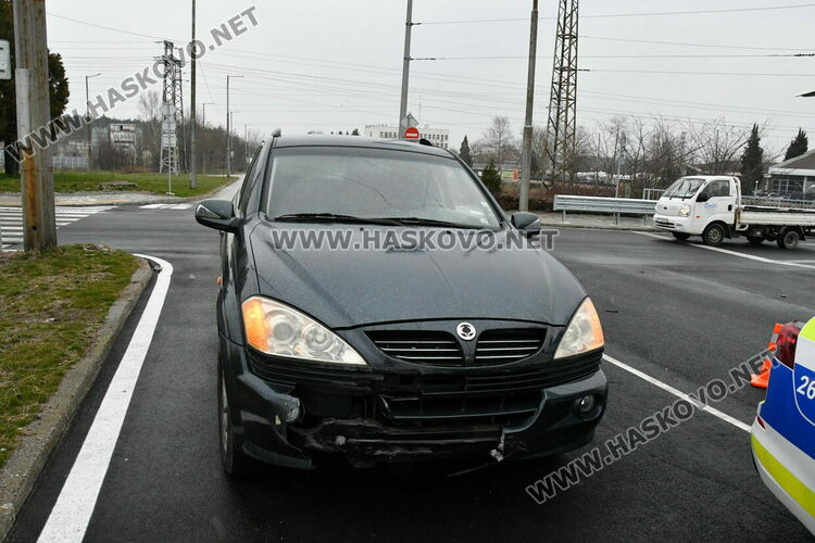 Две коли катастрофираха на детелината в &bdquo;Орфей&ldquo; заради неспиране на знак &bdquo;Стоп&ldquo;