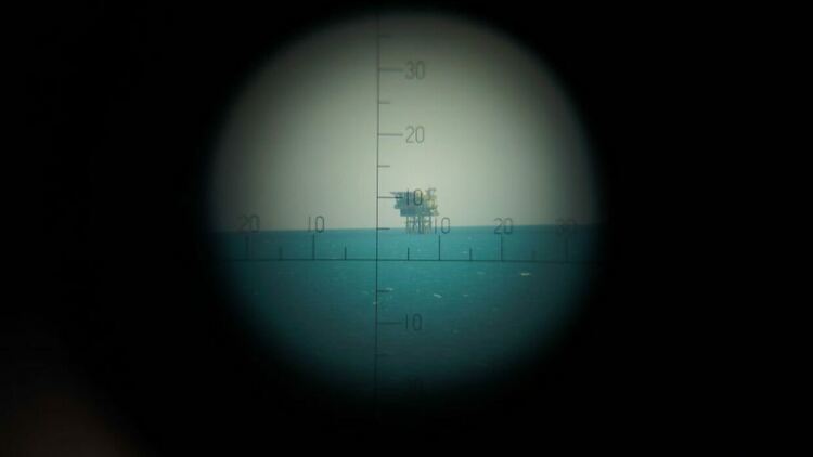 Иранска дистанционно управляема лодка с експлозиви се взриви в танкер край Ирак