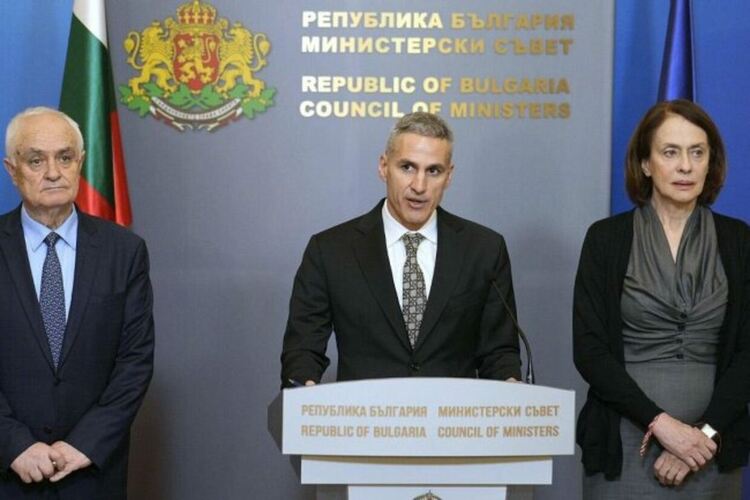 Гюров, Нейнски и Запрянов след заседанието на Съвета за сигурност към МС, сн. БГНЕС