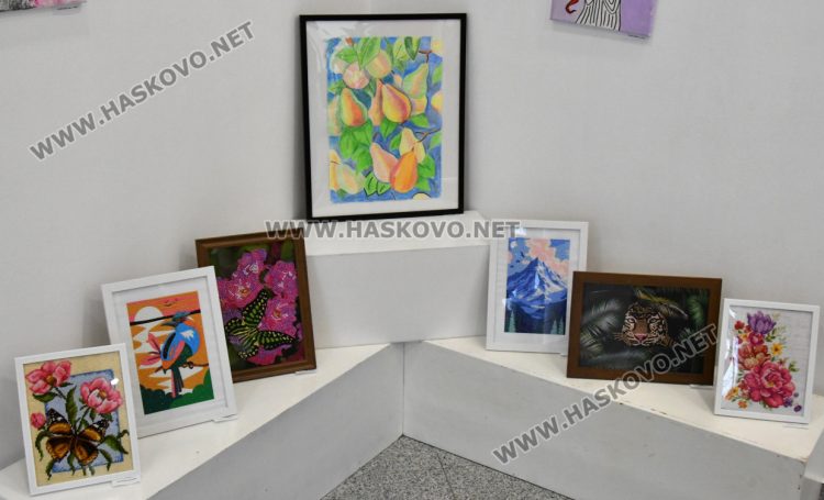 &bdquo;Учим, творим, живеем&ldquo;&nbsp;&ndash; изложба на ученици и учители от хасковското ОУ &bdquo;Шандор Петьофи&ldquo;
