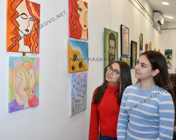 &bdquo;Учим, творим, живеем&ldquo;&nbsp;&ndash; изложба на ученици и учители от хасковското ОУ &bdquo;Шандор Петьофи&ldquo;