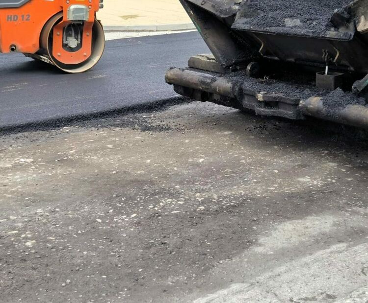 Започва изкърпване с топла смес на асфалтови деформации в Асеновград