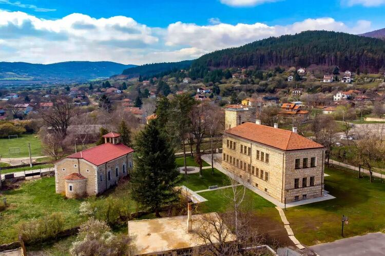  Дипломи на сляпо: ЧСУ &bdquo;Космос&ldquo; издавало документи без доказателства за обучение