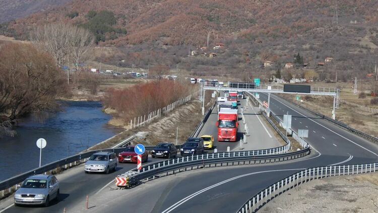 От 9 март ограничават движението по &bdquo;Струма&ldquo; в посока София. Къде другаде има ремонти?