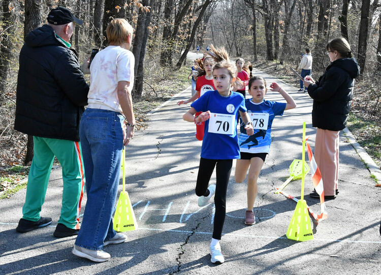 Над 100 деца и младежи се включиха в лекоатлетическия крос &bdquo;Клокотница&ldquo;