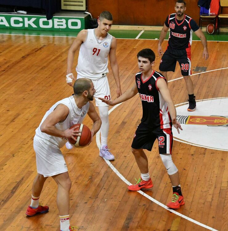 Дубълът на &bdquo;Хасково&ldquo; с домакински успех в баскетболното първенство